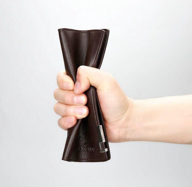 Men’s Leather Bi-Fold Wallet With Classic Design